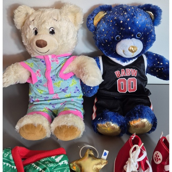 Build A Bear Workshop 13 Piece Lot 2 Bears plus Backpack and Clothes - Picture 2 of 5
